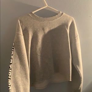 Sweatshirt